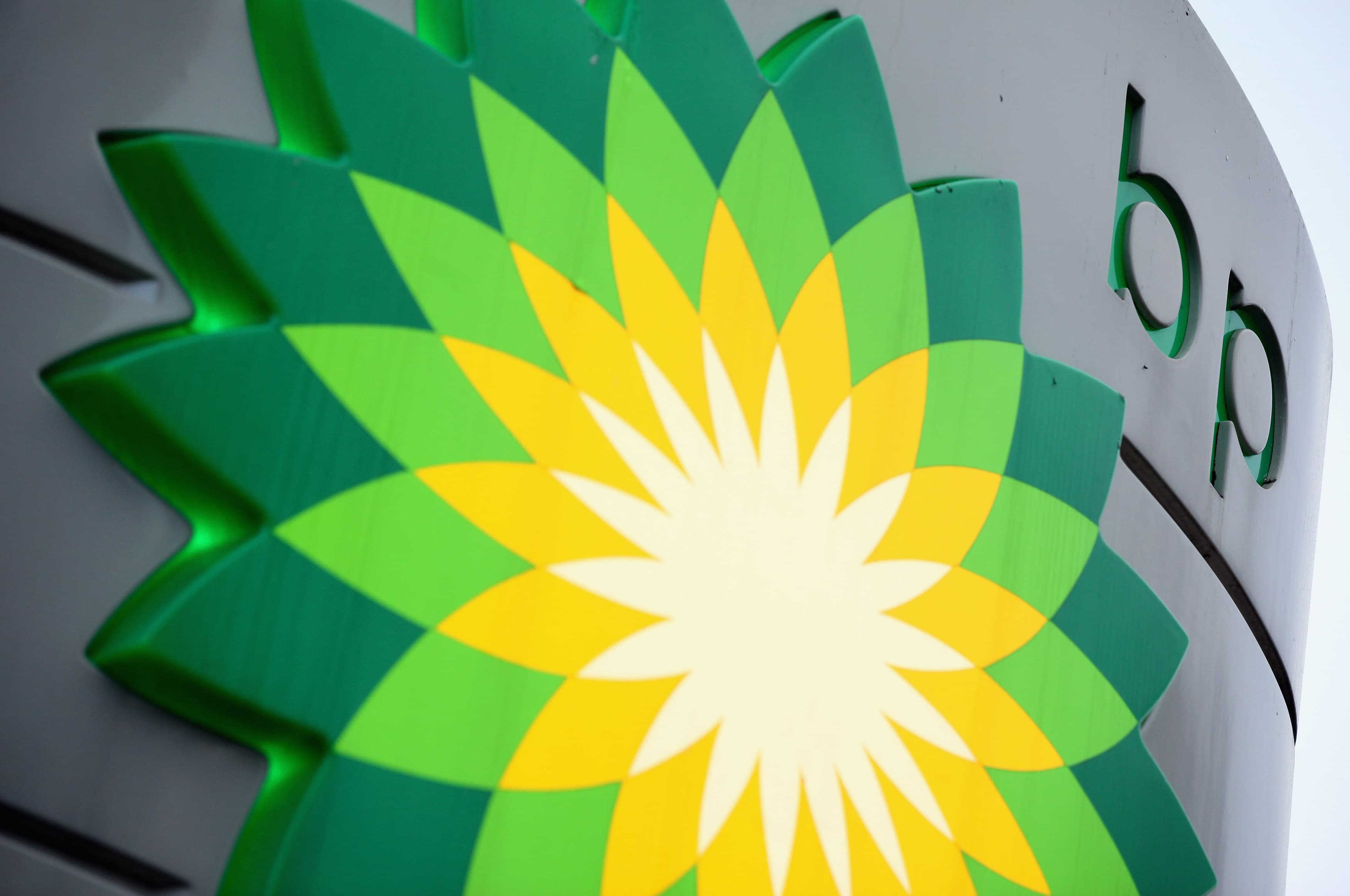 Group of BP investors seeks proof that shift to oil and gas will bring value