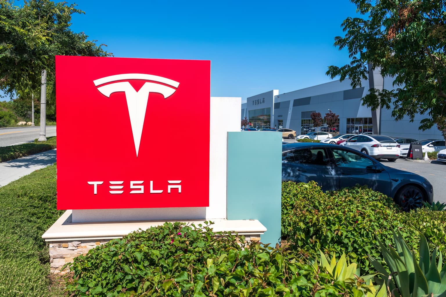 Tesla reportedly mulls training Optimus robots at its Austin facility